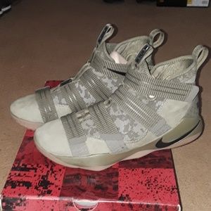 LeBron Soldier 11 SFG Olive/Cammo